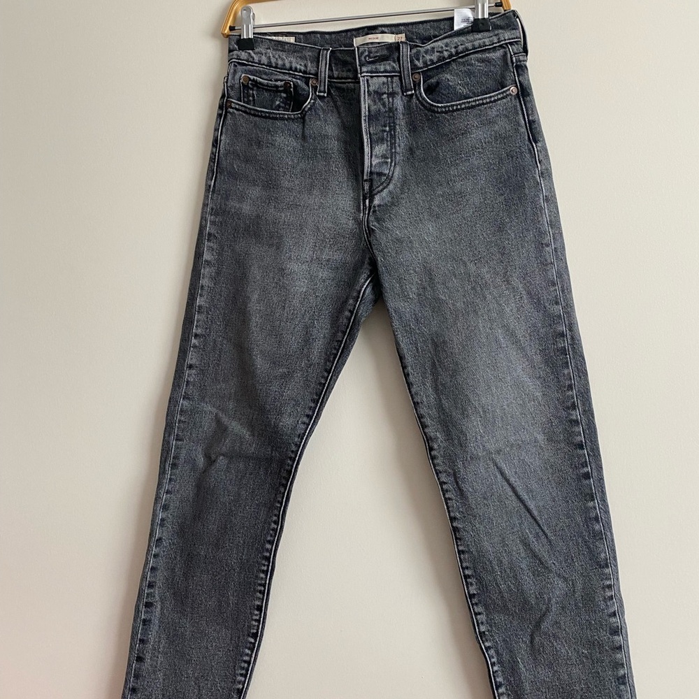 Wedgie Levi’s Black Washed Jeans